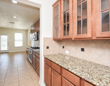 6203 Ledger Lane - Photo Thumbnail 16