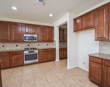 6203 Ledger Lane - Photo Thumbnail 13