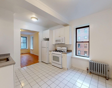 East 38th Street - Photo Thumbnail 4