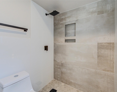 4931 Lake Catherine Court - Photo Thumbnail 6