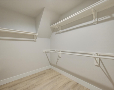 4931 Lake Catherine Court - Photo Thumbnail 35