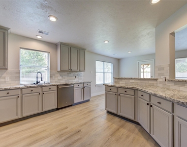 4931 Lake Catherine Court - Photo Thumbnail 21