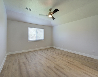 4931 Lake Catherine Court - Photo Thumbnail 27
