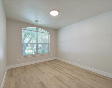 4931 Lake Catherine Court - Photo Thumbnail 9