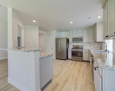 4931 Lake Catherine Court - Photo Thumbnail 18