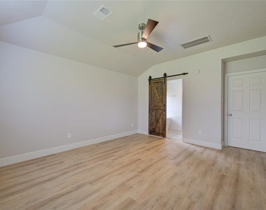 4931 Lake Catherine Court - Photo Thumbnail 28