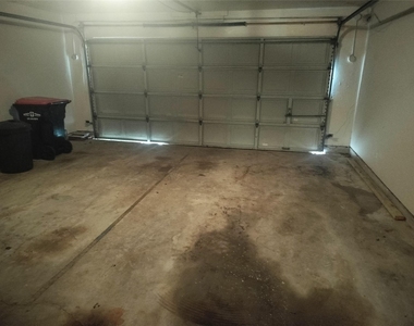 8239 Viny Ridge Drive - Photo Thumbnail 10