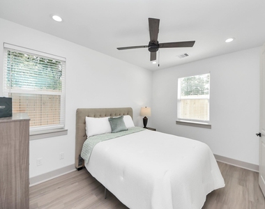 5319 Kindred Garden Lane - Photo Thumbnail 11