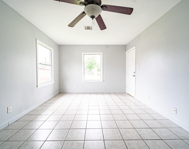 6417 Rolla Street - Photo Thumbnail 4