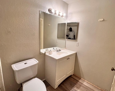 10661 Braes Bend Drive - Photo Thumbnail 12