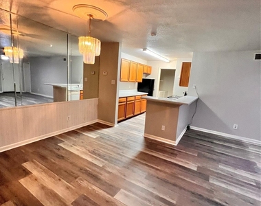 10661 Braes Bend Drive - Photo Thumbnail 4