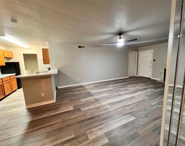 10661 Braes Bend Drive - Photo Thumbnail 9