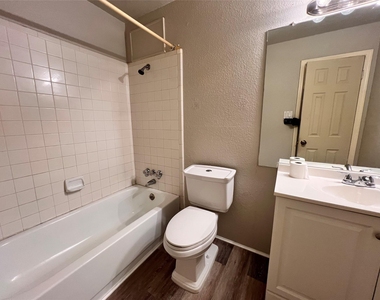 10661 Braes Bend Drive - Photo Thumbnail 15