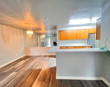 10661 Braes Bend Drive - Photo Thumbnail 17