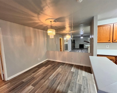 10661 Braes Bend Drive - Photo Thumbnail 5
