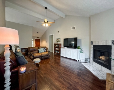 2909 Laurelridge Drive - Photo Thumbnail 5