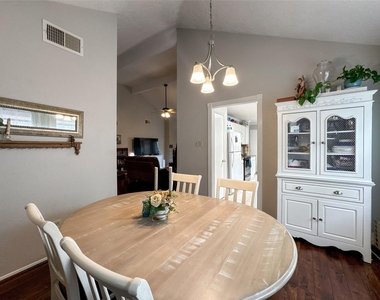 2909 Laurelridge Drive - Photo Thumbnail 10