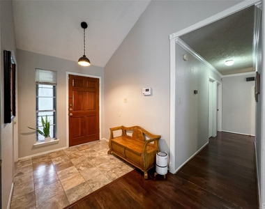 2909 Laurelridge Drive - Photo Thumbnail 9