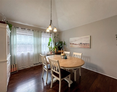 2909 Laurelridge Drive - Photo Thumbnail 12