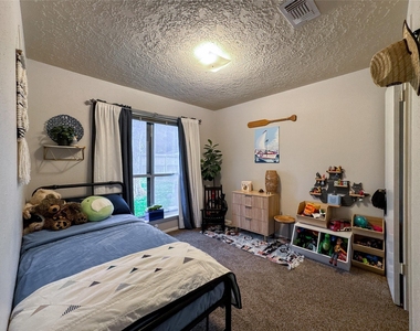 2909 Laurelridge Drive - Photo Thumbnail 18