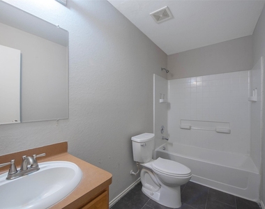 7939 Yaupon View Drive - Photo Thumbnail 15