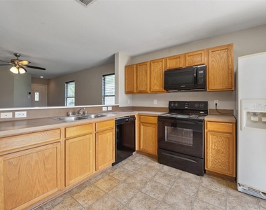 7939 Yaupon View Drive - Photo Thumbnail 5