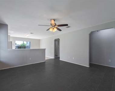 7939 Yaupon View Drive - Photo Thumbnail 3