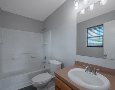 7939 Yaupon View Drive - Photo Thumbnail 12