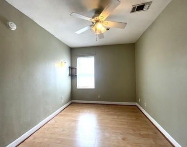 610 Church Street - Photo Thumbnail 6