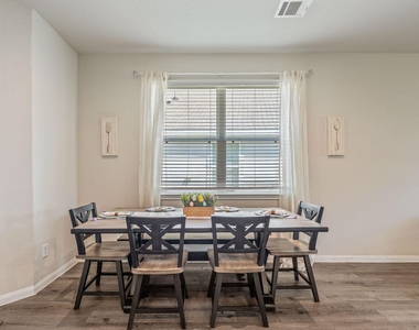 2221 Raider Drive - Photo Thumbnail 7