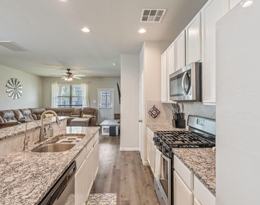 2221 Raider Drive - Photo Thumbnail 15