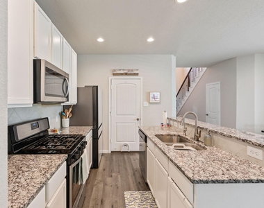 2221 Raider Drive - Photo Thumbnail 14