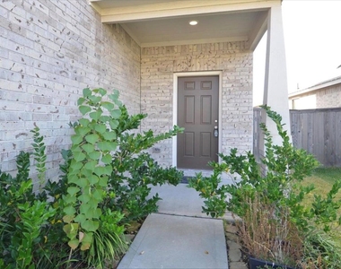 16412 Big Hickory Dr - Photo Thumbnail 1