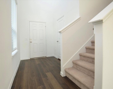 16412 Big Hickory Dr - Photo Thumbnail 2