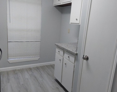 1846 Hollister Street - Photo Thumbnail 6