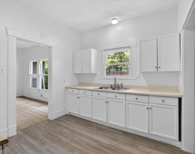 1607 Holman Street - Photo Thumbnail 8