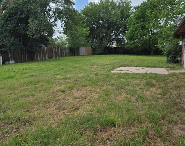 8315 Lone Quail Drive - Photo Thumbnail 7