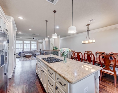 1325 W 24th Street - Photo Thumbnail 13