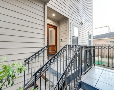 1325 W 24th Street - Photo Thumbnail 3