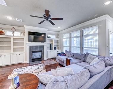 1325 W 24th Street - Photo Thumbnail 9