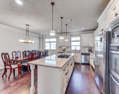 1325 W 24th Street - Photo Thumbnail 12