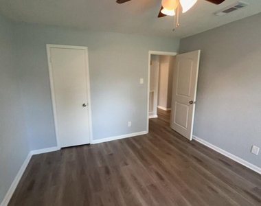 27226 Pyeatt Lane - Photo Thumbnail 16