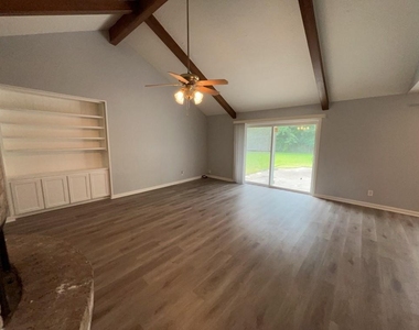 27226 Pyeatt Lane - Photo Thumbnail 2