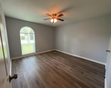 27226 Pyeatt Lane - Photo Thumbnail 15