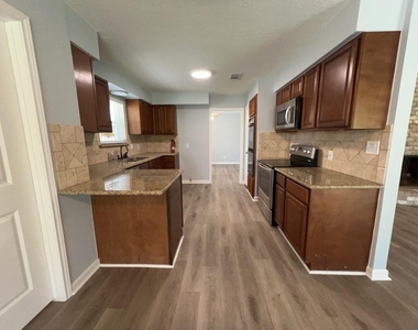 27226 Pyeatt Lane - Photo Thumbnail 7