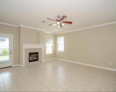 210 Riverway Bluff Lane - Photo Thumbnail 3