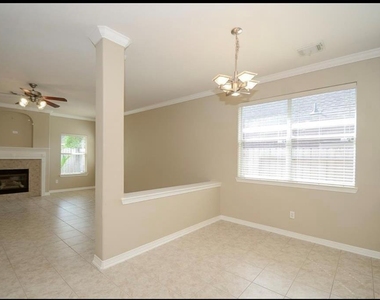 210 Riverway Bluff Lane - Photo Thumbnail 4