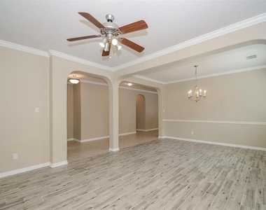 210 Riverway Bluff Lane - Photo Thumbnail 5