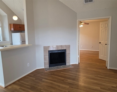 2300 Old Spanish Trail Drive - Photo Thumbnail 3