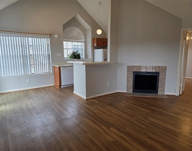 2300 Old Spanish Trail Drive - Photo Thumbnail 2